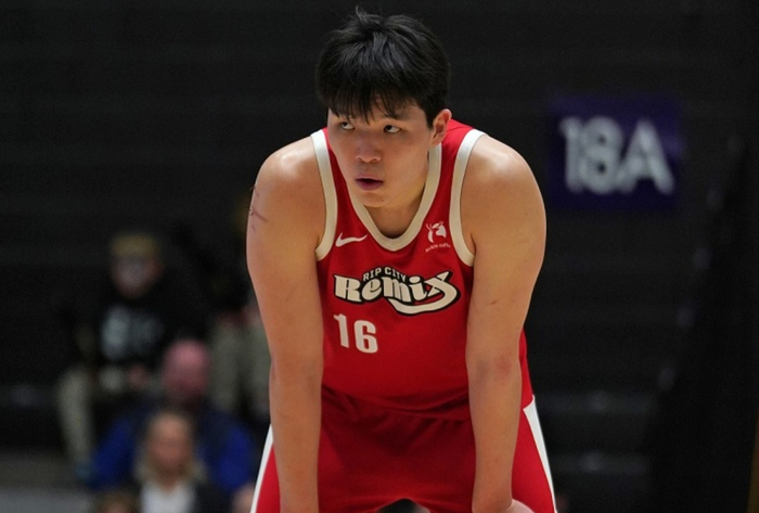 奇异果体育app-最后10分钟遭弃用！杨瀚森背靠背15+9+5献暴扣 被肘击后下场|太阳|NBA发展联盟|菲尼克斯太阳队|杨翰森|nba_新浪体育_新浪新闻