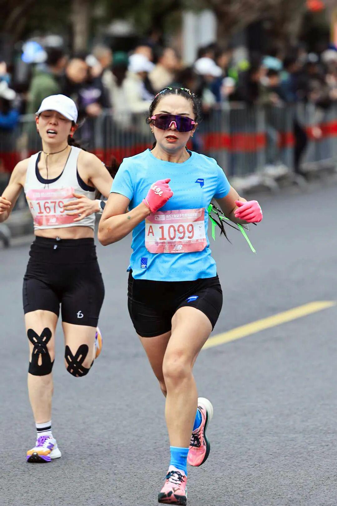 芒果体育在线登入-Sub132的八名女跑者，定义上海女子半马的她力量